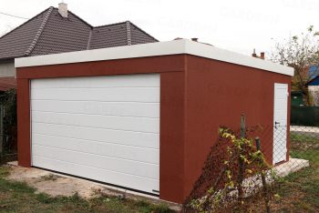 Montovaná jednogaráž s omietkou v tehlovej farbe
