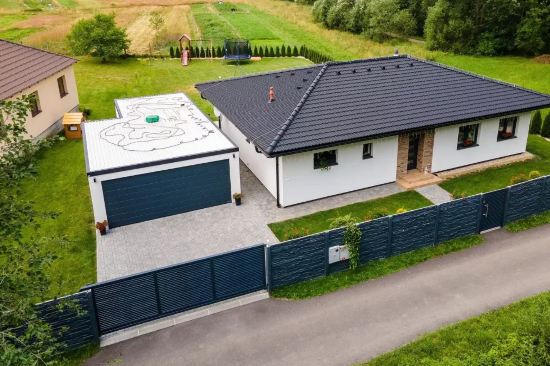 Montovaná dvojgaráž Gardeon.