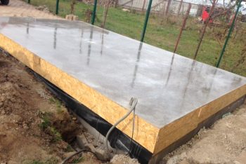 Betónová platňa na pozemku