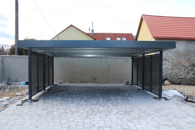 Prístrešok pre dve autá s rovnou strechou