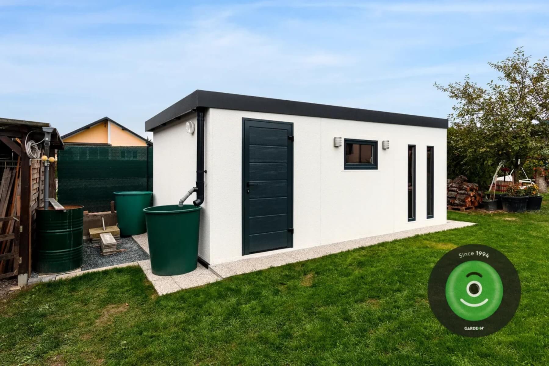 Zachytávanie dažďovej vody z montovanej garáže.