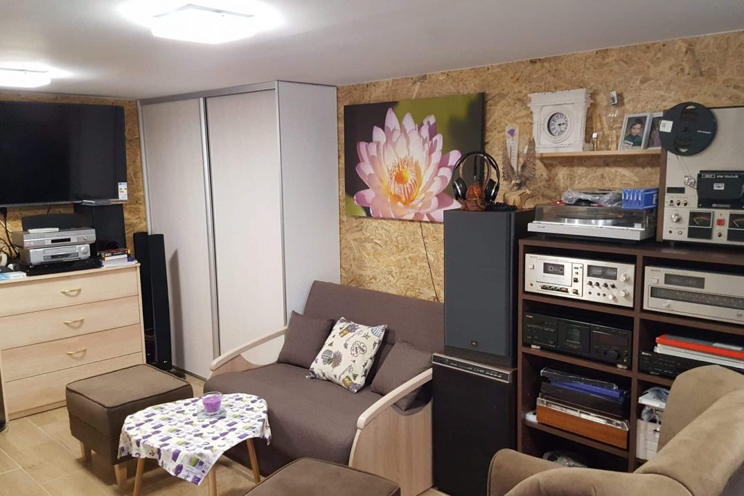 Prerobené vnútro montovaného záhradného domčeka GARDEON