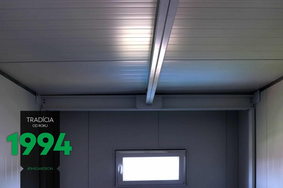 Vnútro atypickej garáže