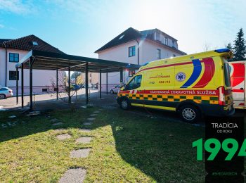 Žltá sanitka pri prístrešku SIEBAU