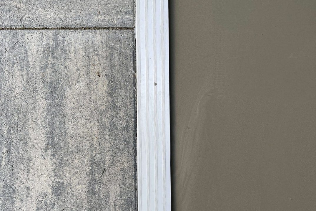 Podlaha v garáži po