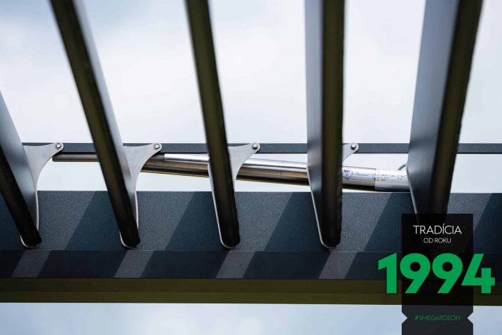 Strecha bioklimatickej pergoly