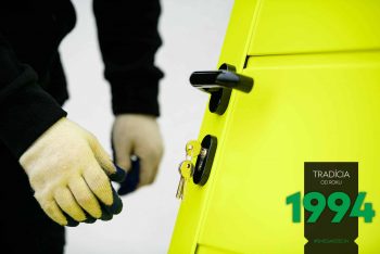 Kľúče v žltých dverách GARDEON