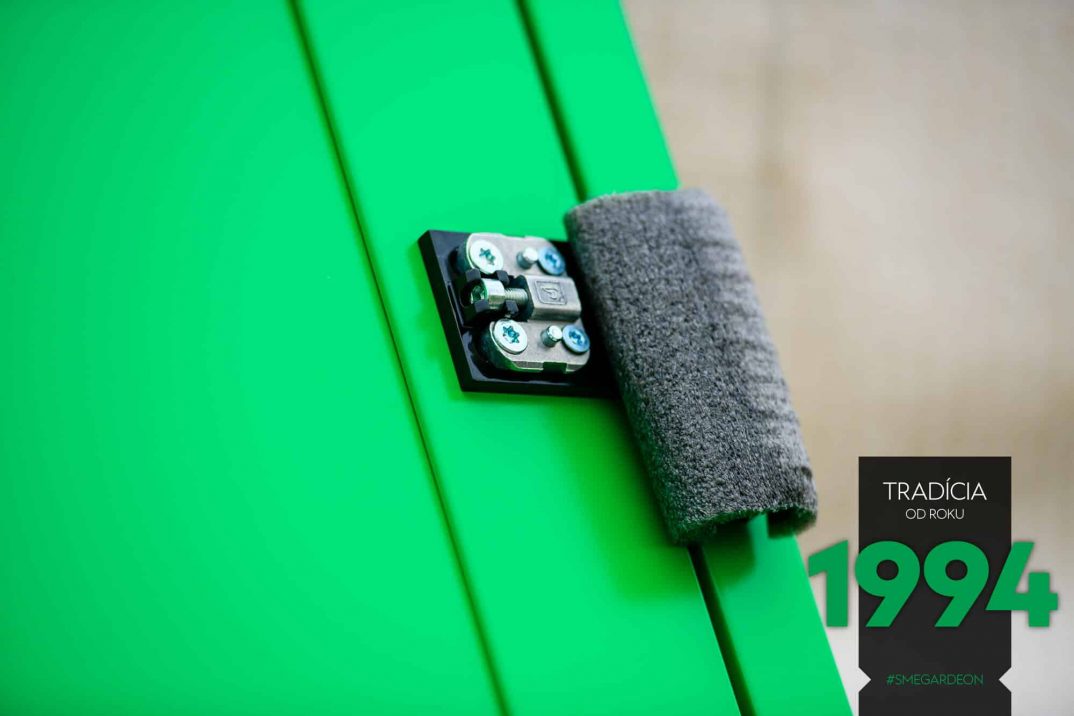 Detail na zelené dvere GARDEON