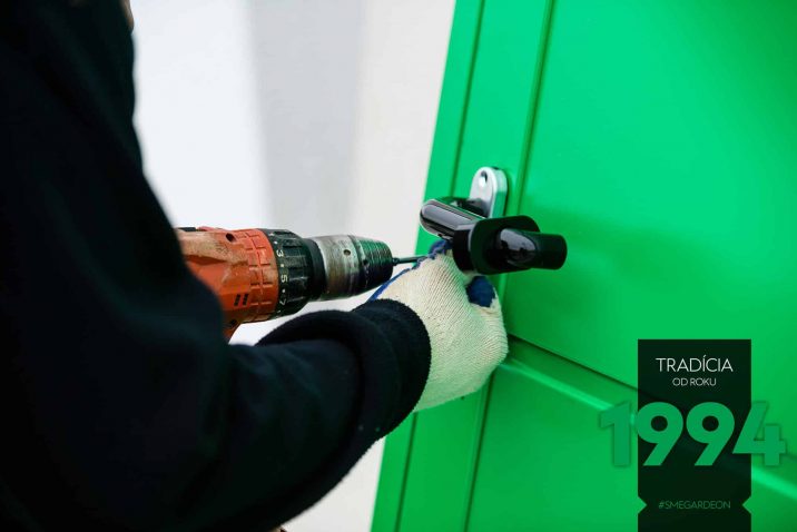 Kľúčka na zelených dverách GARDEON