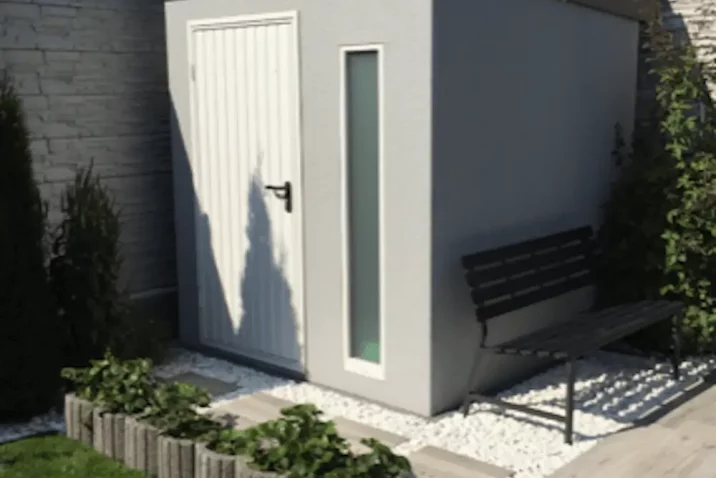 Záhradný domček s neizolovanými dverami a svetlíkom