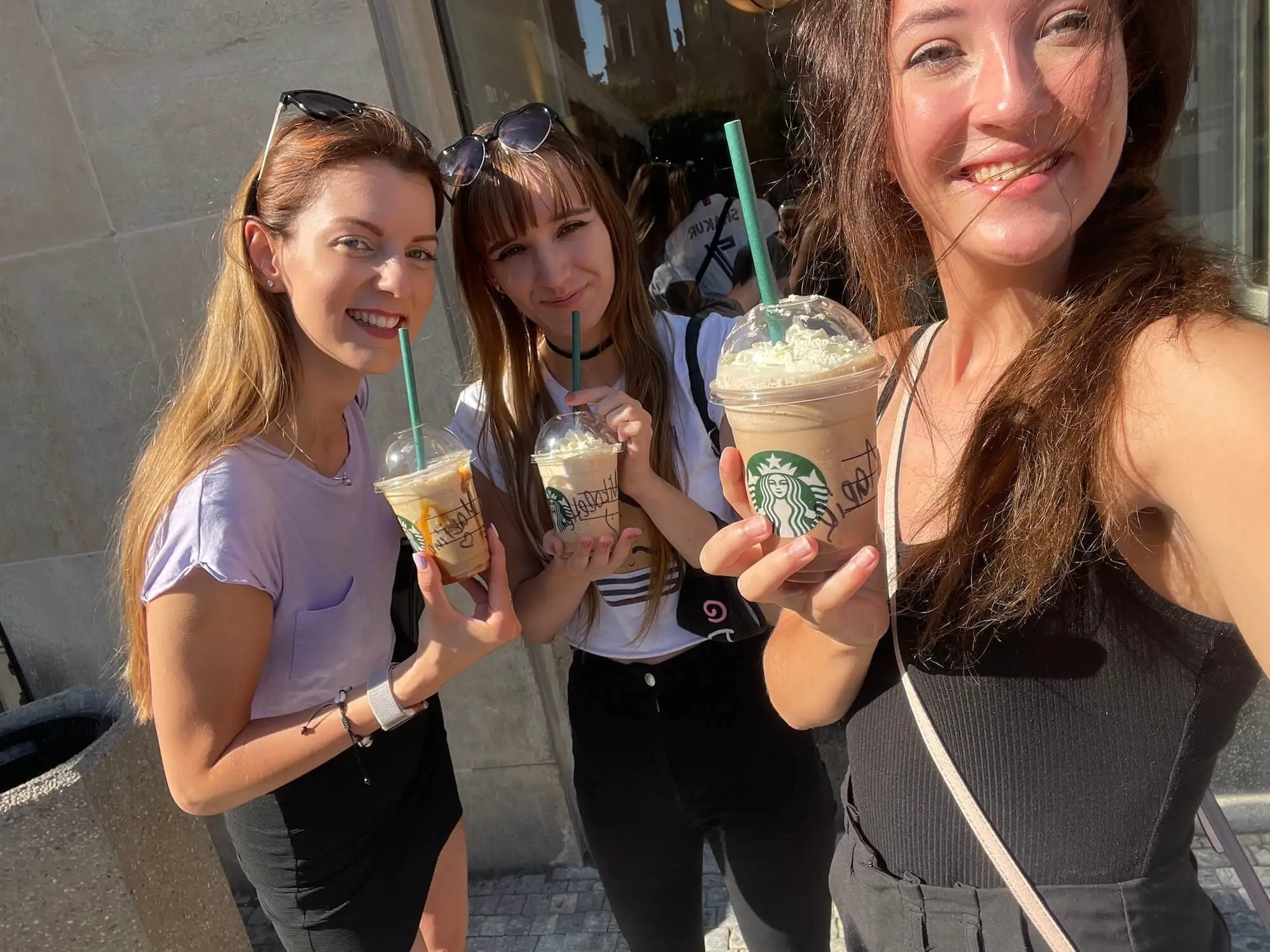Školenie v zahraničí - pauza na Starbucks