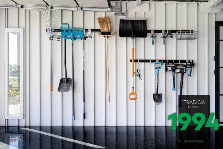 Závesný systém v garáži s náradím