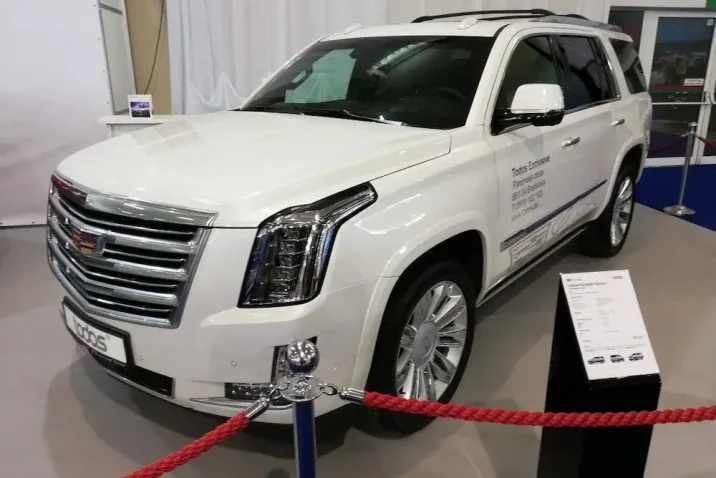 Biele auto na výstave áut AUTOSALON v Incheba Expo Aréne v Bratislave