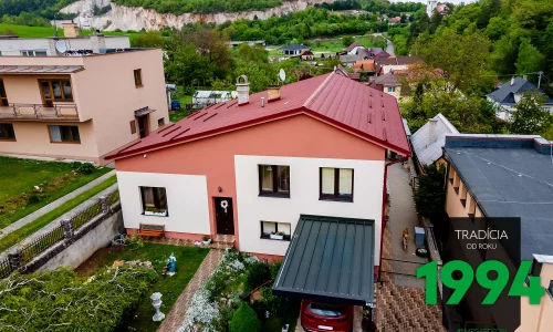 Prístrešok pre jedno auto z dronu