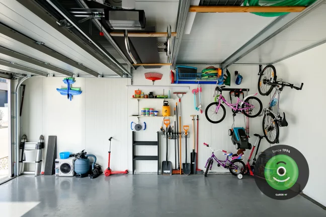 Bicykle v garáži