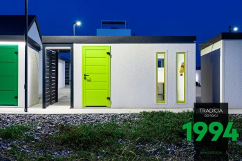 Žltý záhradný domček