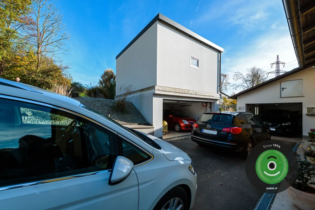 Poschodová garáž s pivnicou