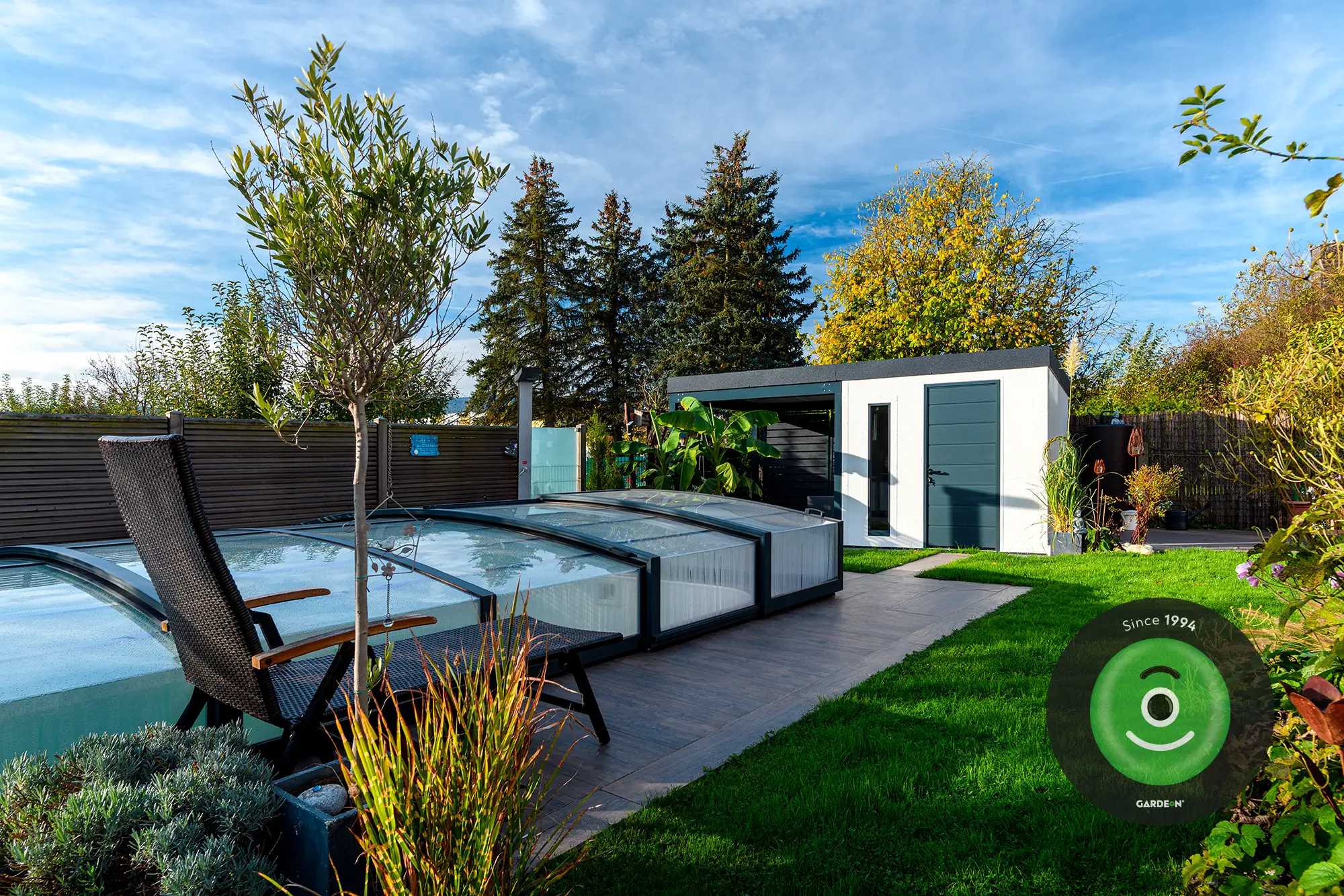 bazén so záhradným domčekom