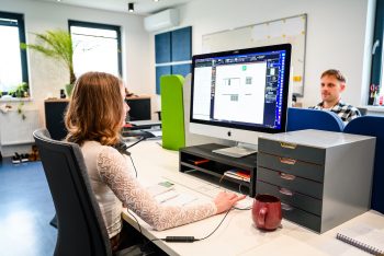 Zamestnanci v kancelárii GARDEON