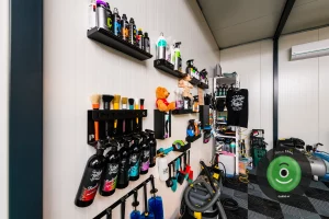 Pr&iacute;pravky na um&yacute;vanie &aacute;ut v gar&aacute;ži Gardeon