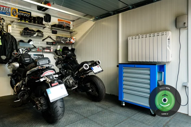 Motorky, bicykle, závesné systémy v garáži Gardeon