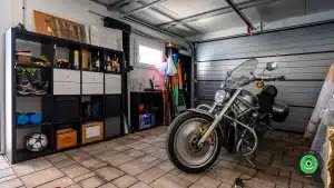 GARDEON gar&aacute;ž pre jedno auto a motorka vn&uacute;tri 2