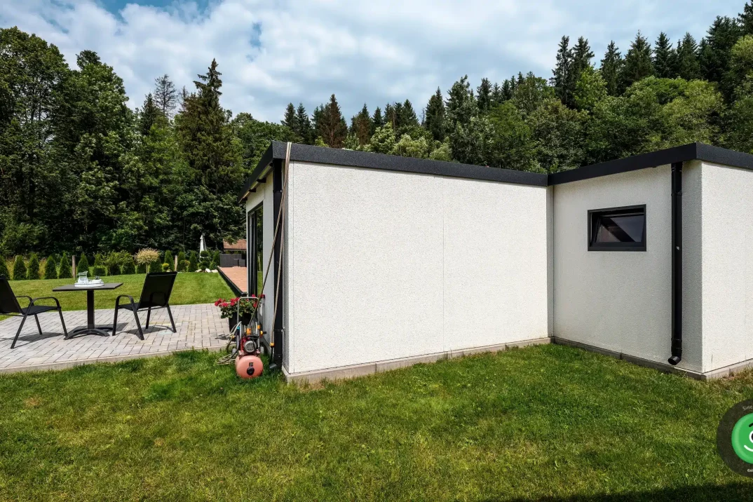 GARDEON garáž so záhradným domčekom s pultovou strechou.