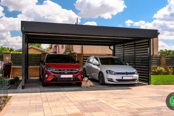 Prístrešok GARDEON pre dve autá v čiernom prevedení.
