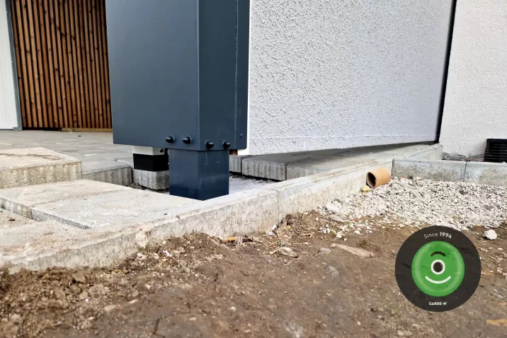 Krivý podklad pod stavbou