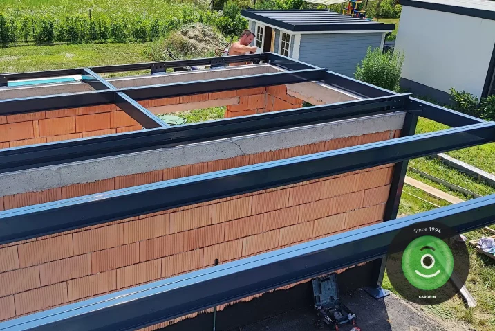 Murované steny a strecha z THP panelu