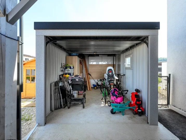 GARDEON garáž využitá na odkladanie bicyklov