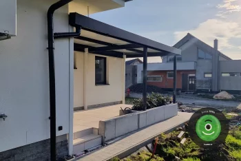 Prístrešok GARDEON ako terasa a prestrešenie vchodu