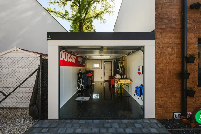 Moderná a štýlová gardeon garáž