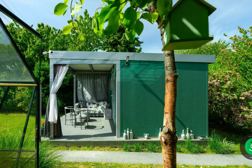 Gardeon záhradný domček s prístreškom