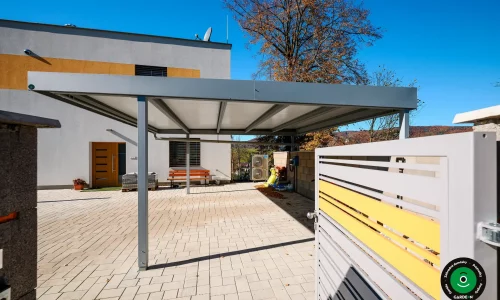 Parkovací prístrešok pre dve autá s odolnou strechou