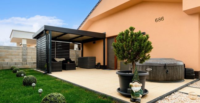 Pergola k domu